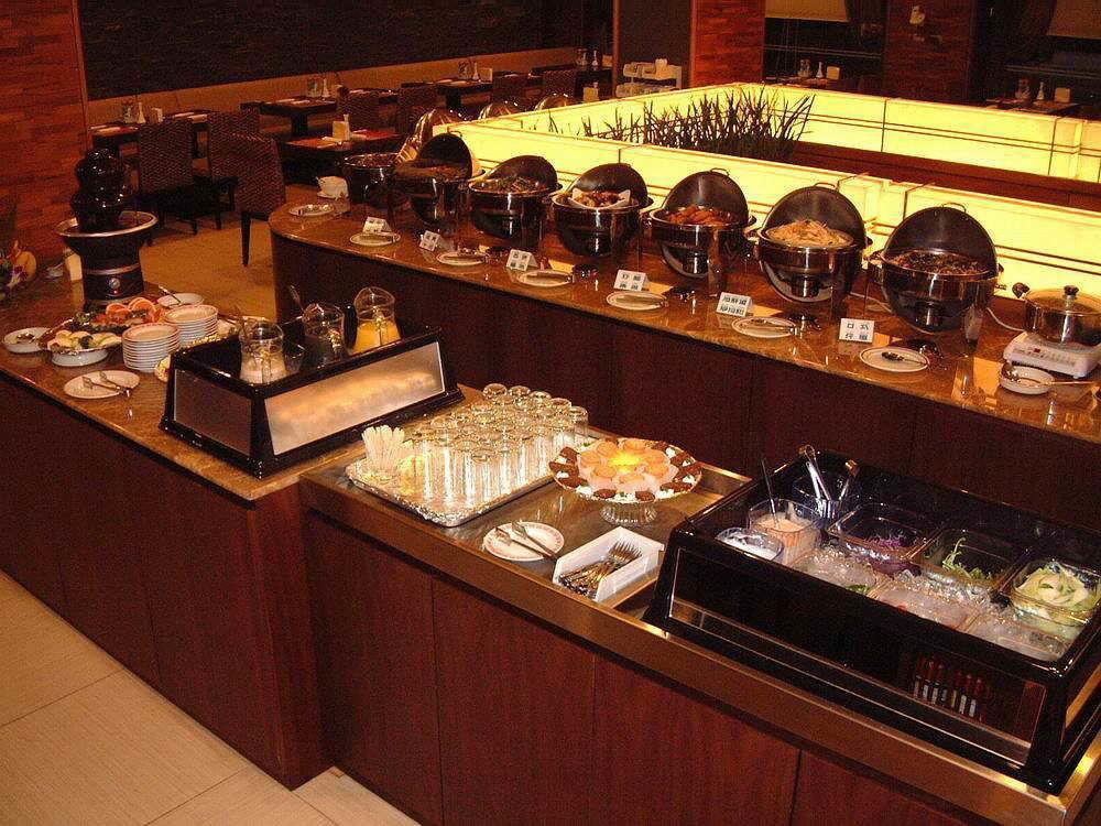 The Premier Hotel Тайнань Экстерьер фото